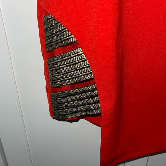 Between the lines long sleeve dress. - Picture 3 of 7